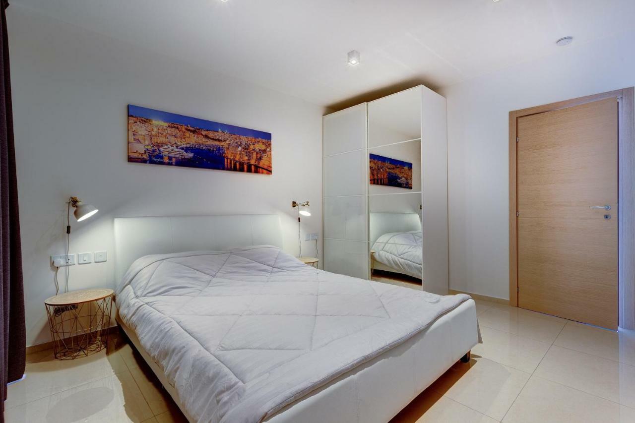 Cosy 1Br Penthouse With Terrace, Great Location Apartment Gzira Luaran gambar