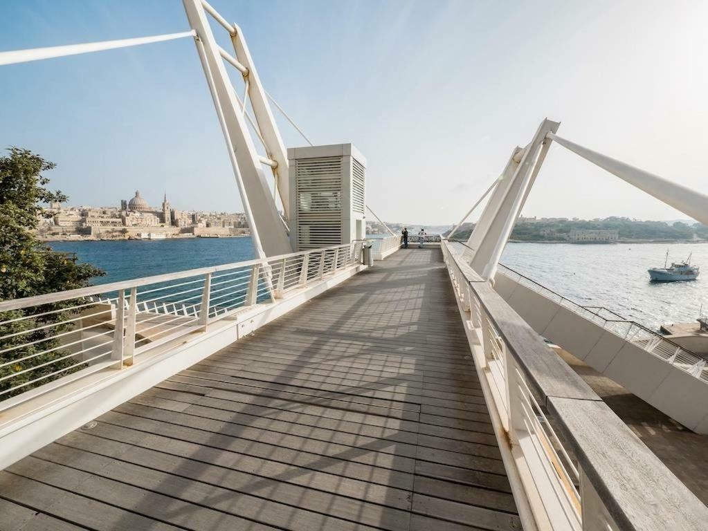 Cosy 1Br Penthouse With Terrace, Great Location Apartment Gzira Luaran gambar